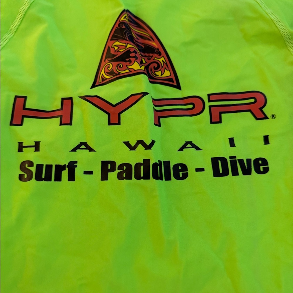 Hypr Hawaii Small Rash Guard - Picture 2 of 5